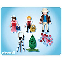 P: Photographer with Flower Girl and Ring Bearer
