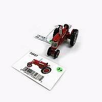 1:64 Farmall Vintage Tractor