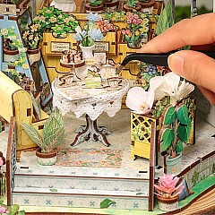 Hands Craft Windsor Flower House
