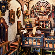 Hands Craft Leonardo da Vinci Book Nook