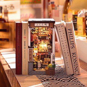 DIY Bookend Puzzle: Sakura Wine Alley