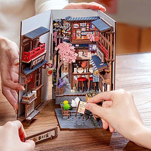 DIY Bookend Puzzle: Sakura Wine Alley