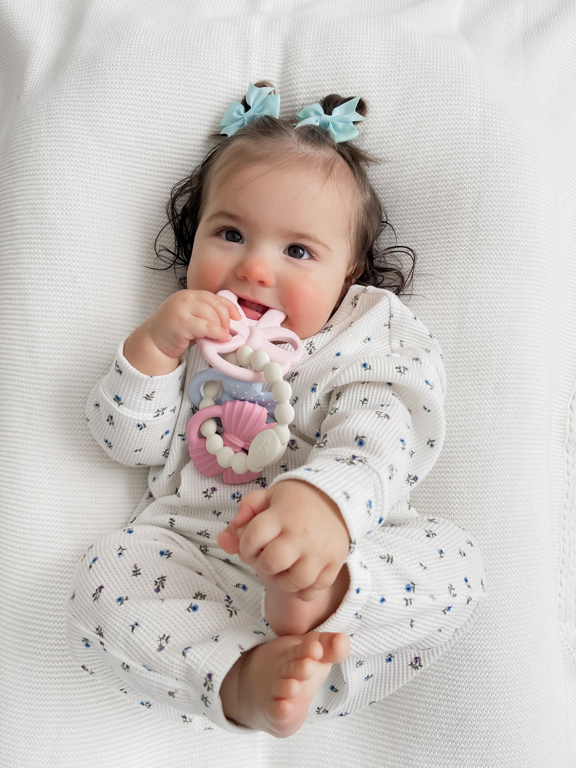 Itzy Trio™ - Multi-textured Silicone Teether (Bows)