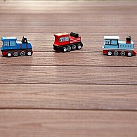 Wooden Pull Back Train (each/assorted)