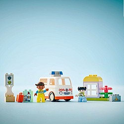 LEGO DUPLO: Ambulance & Driver