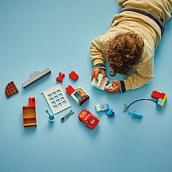 LEGO DUPLO Disney: McQueen's Visit to Doc's Garage