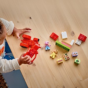 LEGO DUPLO Peppa Pig: Tractor and Market