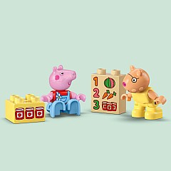 LEGO DUPLO Peppa Pig: Tractor and Market