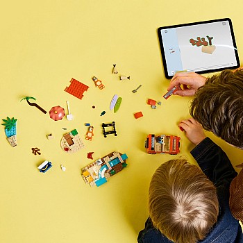  Lego Bluey 11202 Bluey's Beach and Family Car Trip	