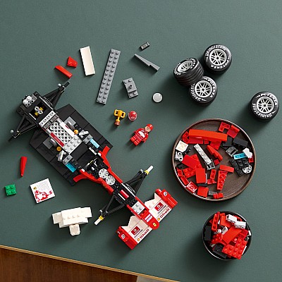LEGO Icons: Ferrari F2004 & Michael Schumacher
