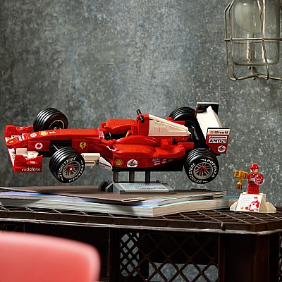 LEGO Icons: Ferrari F2004 & Michael Schumacher