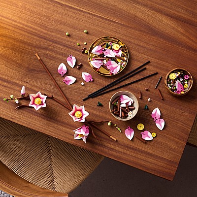 LEGO Botanicals: Magnolia Branches