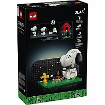 LEGO® Ideas Peanuts: Snoopy’s Doghouse