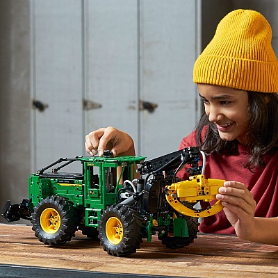 LEGO 42157 John Deere 948L-II Skidder (Technic)