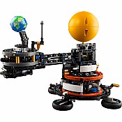 LEGO® Technic: Planet Earth and Moon in Orbit