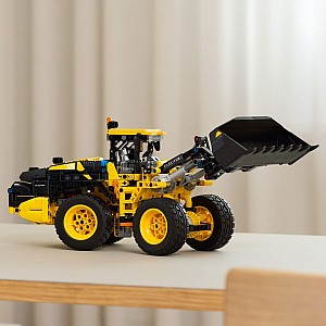 LEGO Technic: Volvo L120 Electric Wheel Loader
