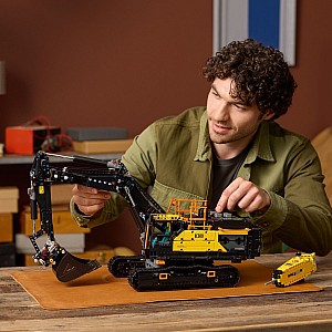 LEGO Technic: Volvo EC500 Hybrid Excavator