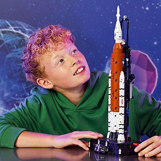LEGO Technic: NASA Artemis Space Launch System Rocket