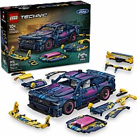 LEGO 42236 Technic Custom Garage Ford Mustang GT Car
