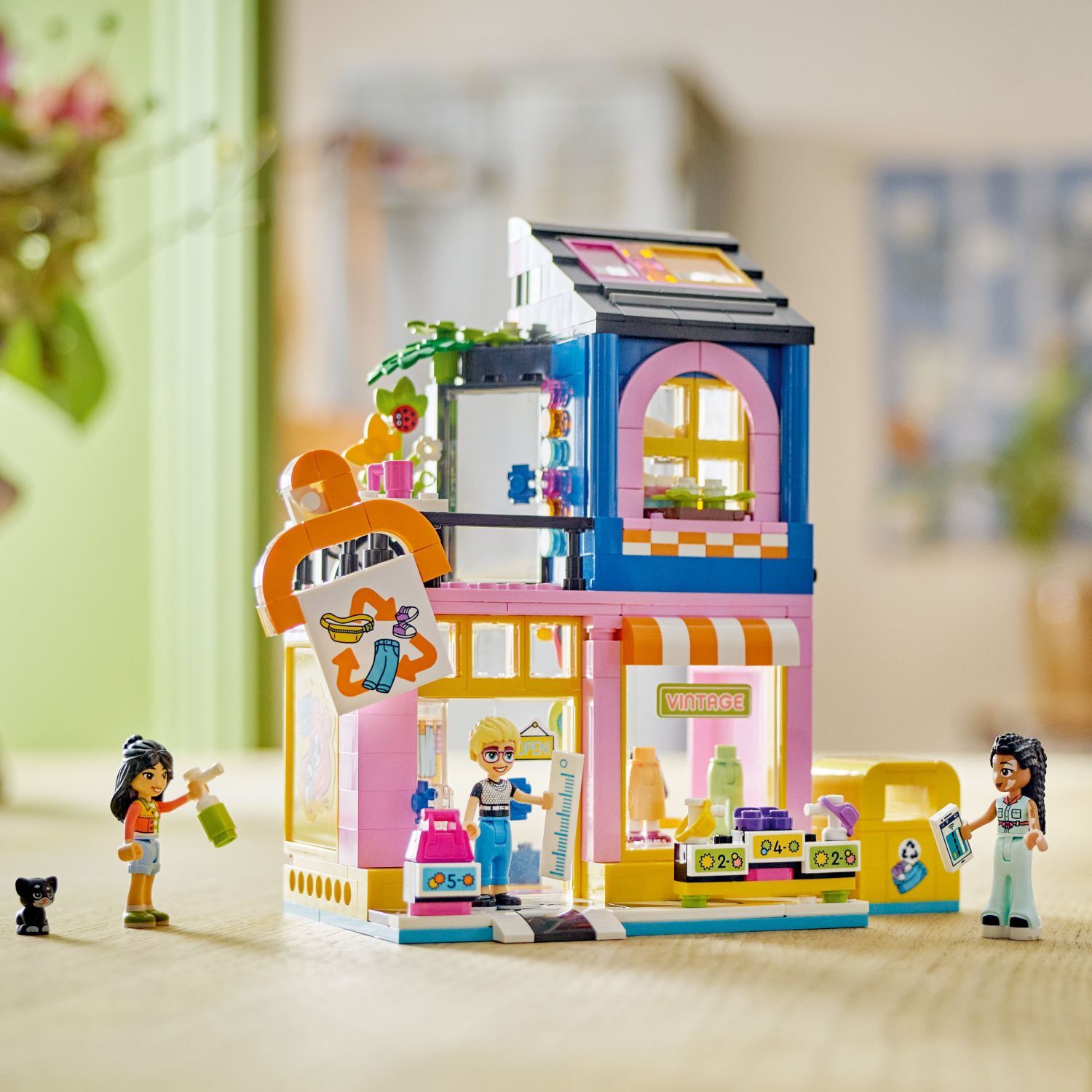 LEGO Friends: Vintage Fashion Store