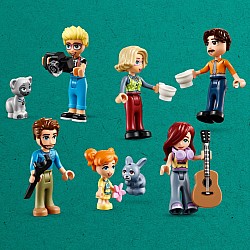 LEGO® Friends™ Olly and Paisley's Family Houses