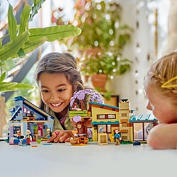 LEGO® Friends™ Olly and Paisley's Family Houses