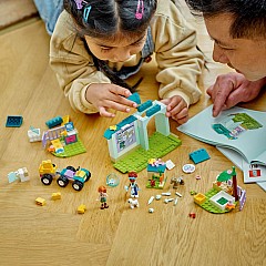 LEGO Friends: Farm Animal Vet Clinic