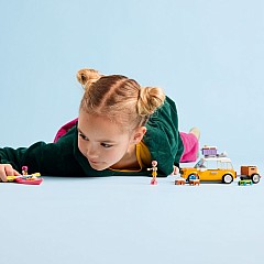 LEGO Friends: Friendship Road-Trip Travel Car