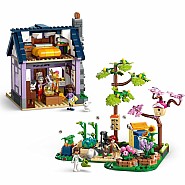 LEGO® Friends™: Beekeepers' House and Flower Garden