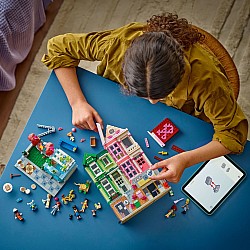 LEGO Friends: Heartlake City Apartments and Stores
