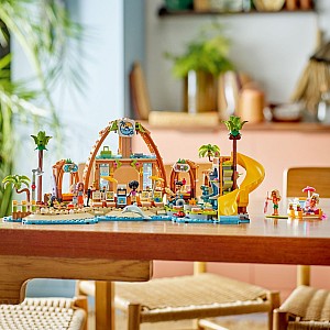 LEGO Friends: Family Vacation Beach Resort