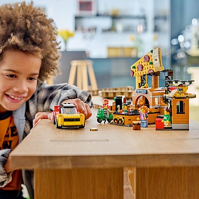 LEGO® City Pizza Delivery Experience with Vehicles