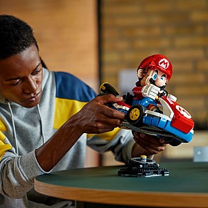 LEGO Super Mario: Mario Kart™ – Mario & Standard Kart