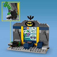 LEGO Super Heroes DC: The Batcave™ with Batman™, Batgirl™ and The Joker™