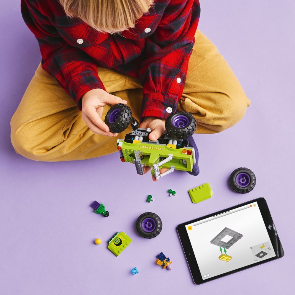 LEGO Super Heroes Marvel: The Hulk Truck vs. Thanos