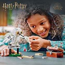 LEGO® Harry Potter™: Hedwig™ at 4 Privet Drive