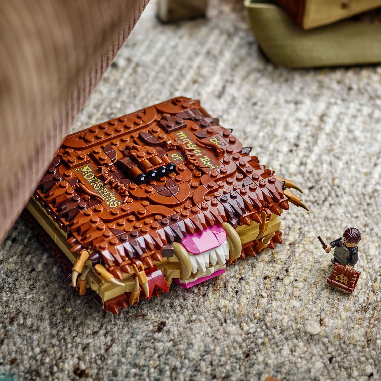 LEGO Harry Potter: Chomping Monster Book of Monsters