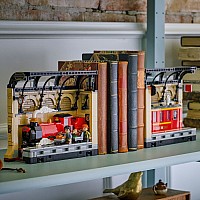 LEGO Harry Potter: Book Nook: Hogwartsâ¢ Express