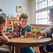 LEGO Harry Potter: Quality Quidditch™ Supplies & Ice Cream Parlour