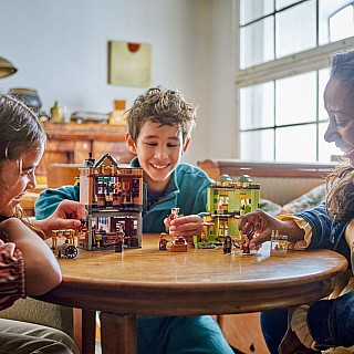 LEGO Harry Potter: Quality Quidditch™ Supplies & Ice Cream Parlour