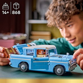 LEGO Harry Potter: Enchanted Flying Ford Anglia™