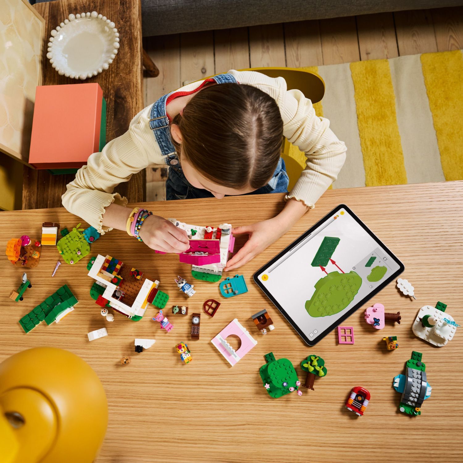 LEGO Animal Crossing: Creative Houses: Seasons of Fun