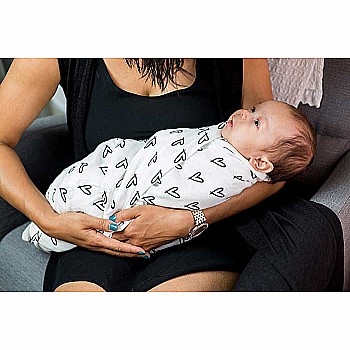 Lulujo Bamboo Swaddle, Messy Hearts