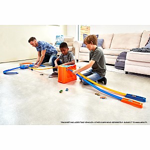 Hot Wheels Deluxe Stunt Box Giftable Set 15 Feet Of Track 36 Pieces Track Connectors And Curves