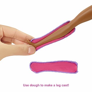 Barbie ​ Fast Cast Clinic Playset