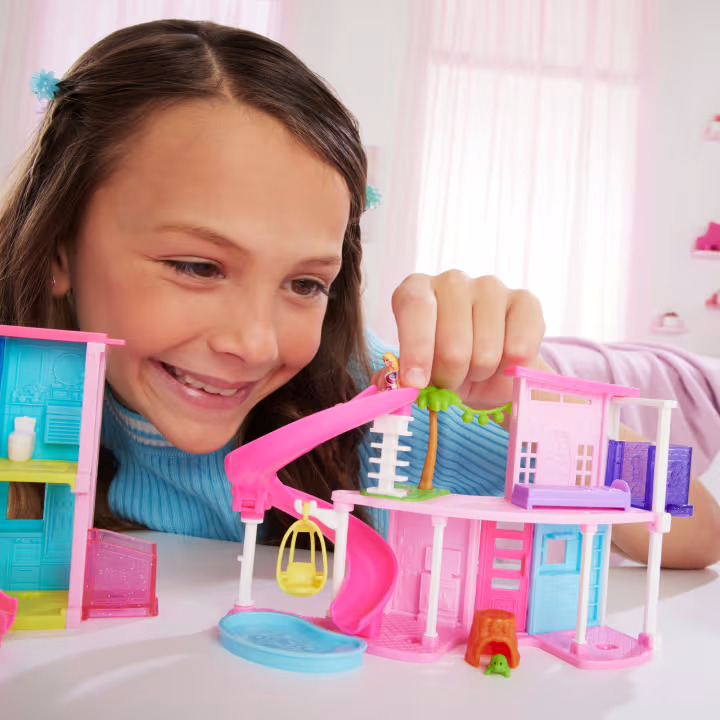 Barbie Mini Barbieland Doll House Playsets with 1.5-Inch Doll