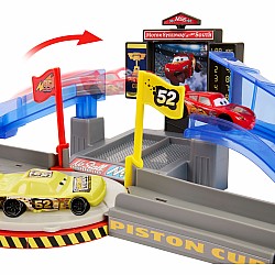 Disney Pixar Cars Disney and Pixar Cars Piston Cup Stunting Speedway Playset with Lightning McQueen Toy Car
