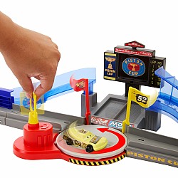 Disney Pixar Cars Disney and Pixar Cars Piston Cup Stunting Speedway Playset with Lightning McQueen Toy Car