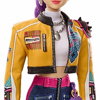 Mattel KPop Demon Hunters HUNTR/X Rumi Fashion Doll in Removable Look with Themed Movie Accessories