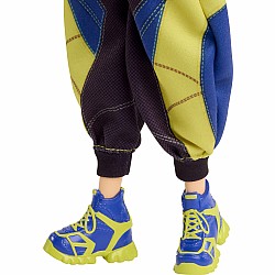 Mattel KPop Demon Hunters HUNTR/X Zoey Fashion Doll in Removable Look with Themed Movie Accessories